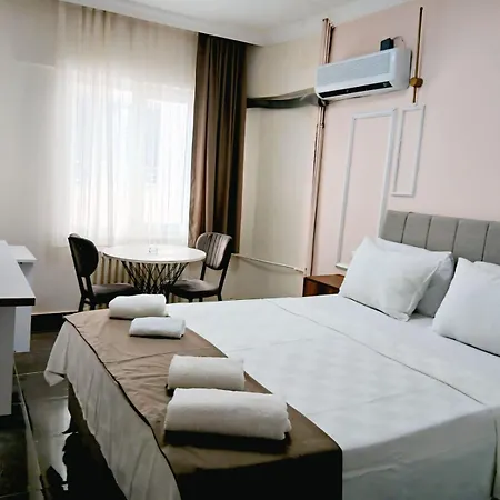 Varna Hotel *